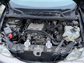 2001 Chevrolet Transsport zelený + 2002 čierny na diely - 12