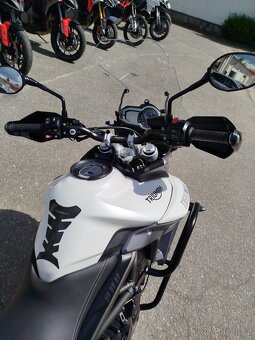 Triumph Tiger 800 XRX, BOHATÁ VÝBAVA, PO SERVISE, MOC HEZKÝ - 12