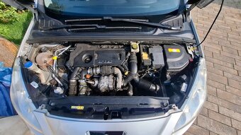 Peugeot 308 1.6 e-HDI (2012) - 12