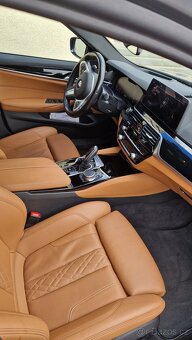 BMW 520d xDrive InDividual,rv.2021,plná výbava - 12