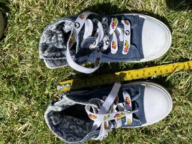 Boty vel.od 23- 31 - 12