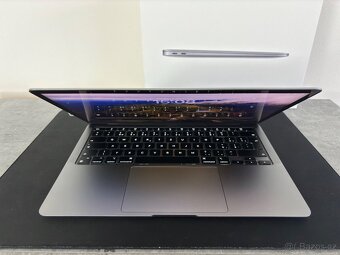 MacBook Air M1 – 8GB / 256GB, jako nový - 12