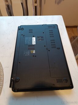 Acer Aspire E1-570G i3 - 12