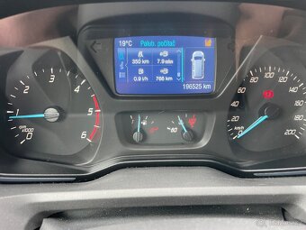 Ford Tourneo Custom 2.2TDCi 114kW ve výbavě TITANIUM 8.míst - 12