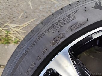Alu 5 x 114,3 letní pneu 235/45/18 - 12