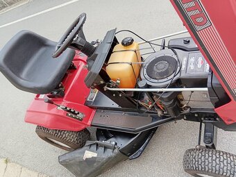 Prodám zahradní traktor MTD 12Hp - 12