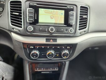 VW Sharan 2.0TDI 103kW rok 2013, 7 míst Navigace Rozvody - 12