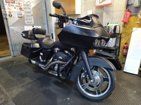 Harley Davidson FLTRX Road Glide - 12