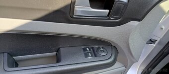 Ford Focus 1.6 16V - 12