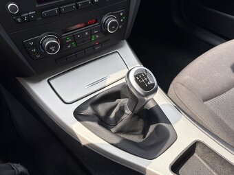 BMW 318D 2.0 E91 //2012 168.000 KM KLIMA TAŽNÉ SERVISKA - 12
