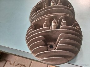Jawa pérák tachometr,přední sedlo,kryt řetězu,výměna možná - 12
