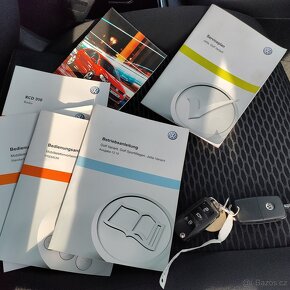 Volkswagen Golf, KRASNY,105TKM,SERVISKA,VYBAVA - 12