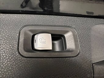 Mercedes-Benz E trieda All-Terrain 350 d 4MATIC A/T - 12