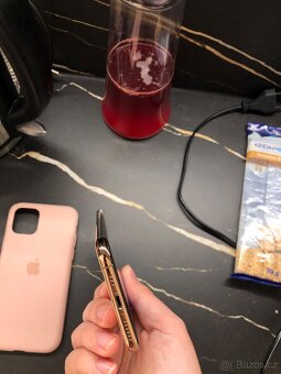 iPhone 11 Pro 64 gb - TOP STAV - 12