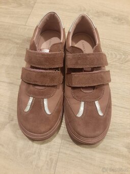 Boty různé velikosti - 12