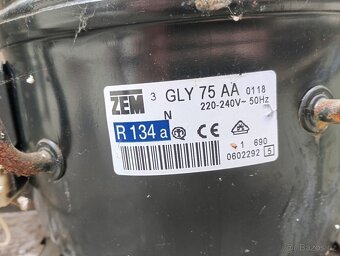 Prodám funkční starší mrazák - 12