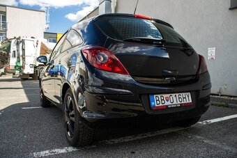 Opel Corsa 1.4 16V Cosmo - 12