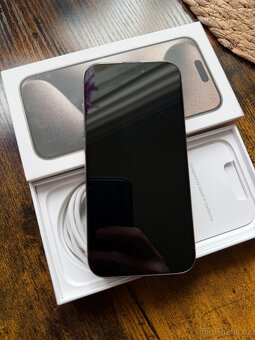 iPhone 15 Pro 128 GB - 12