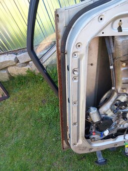 BMW e32 plechařina - 12