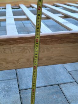 Prodám manželskou postel 160cm x 200cm - 12