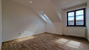 Krásný mezonetový byt 3+kk v centru Lanškrouna - 12