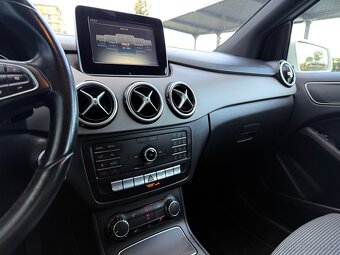 Mercedes B 180 / 2015 facelift / automat / 72 tis. - 12