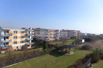 Pronájem novostavby bytu 3+kk s balkonem, garáží a parkovací - 12