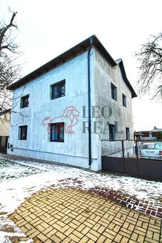 Podbořany, RD 5+kk, CP 1590m2, zahrada, bazén, parkovací stá - 12