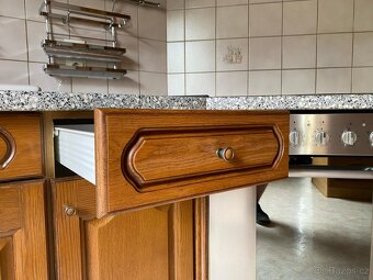 Masivní kuchyňská linka z Německa se spotřebiči - 12