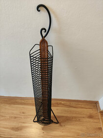 Veliký kovový stojan na 46 ks CD/DVD - 12