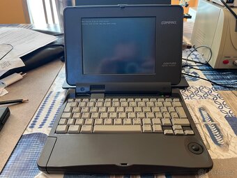 Compaq Contura Aero 4/33C vintage subnotebook - 12