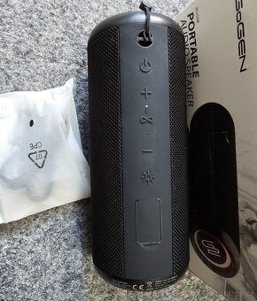 Přenosný bezdrátový reproduktor JVC XS-E622B černý - 12