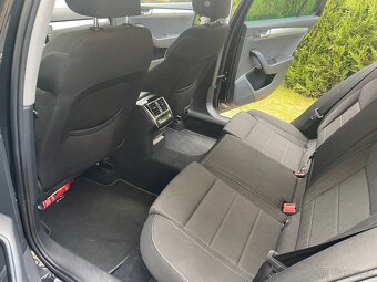 Škoda Superb 2,0 TDI DSG r.v. 2016 combi černé, tažné - 12