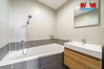 Prodej bytu 3+1, 58 m², Nová Role, ul. Nádražní - 12