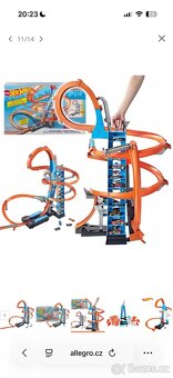 Hot Wheels Nebeská věž Kraksy GWT39 a Hot Wheels GJM75 - 12