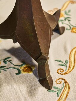 Monumentální párové neogotické bronzové svícny – výška 100 c - 12