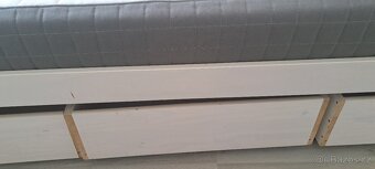 Postel s úložnými prostory - 12