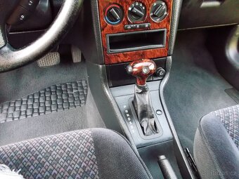 astra-1.6i-automat-4dv-tažné-bohatá výbava-po 2maj.nová tk - 12