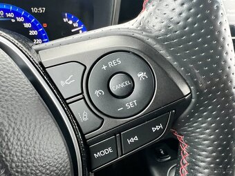 ► TOYOTA COROLLA 1.8 HYBRID GR SPORT E-CVT LED-KAMERA-TAŽNÉ - 12