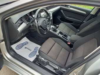 Volkswagen Passat 2,0Tdi 110kw klima+Navi+SERVIS - 12