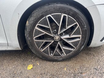 Prodám náhradní díly Škoda Octavia 4/IV - 12