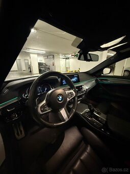 BMW 530i xDrive - 12