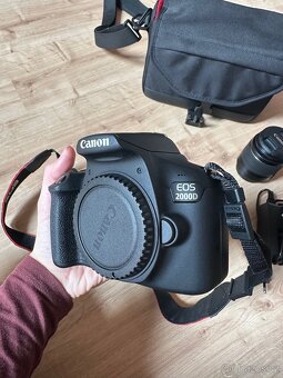 Canon EOS 2000D + EF-S 18-55 mm - 12