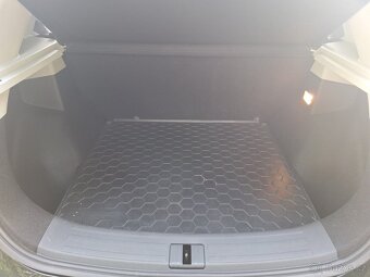 MG  ZS - 12