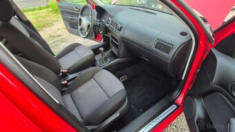 Volkswagen Golf  IV  1.6i - 12