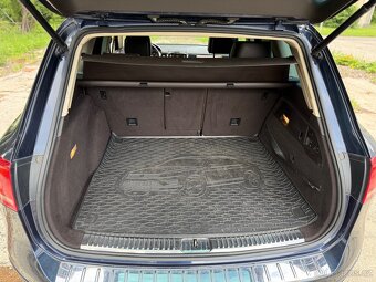 Volkswagen Touareg - 12