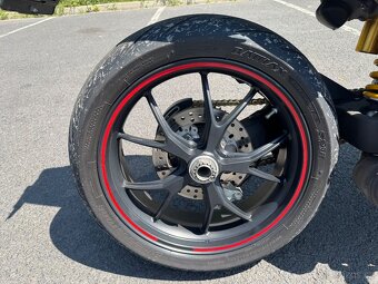 Ducati Hypermotard - 12