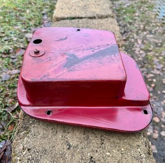 Jawa CZ kyvacka i pulbuben - kastlik baterie - 12