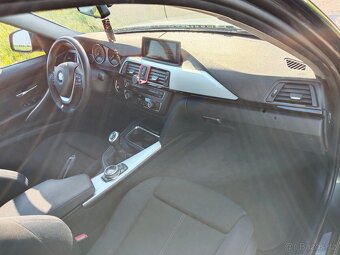 BMW F30 sport x drive manuál sedan 206000km - 12