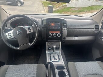 Prodám Nissan Navara D40 4x4 2,5 nafta 140 KW automat - 12